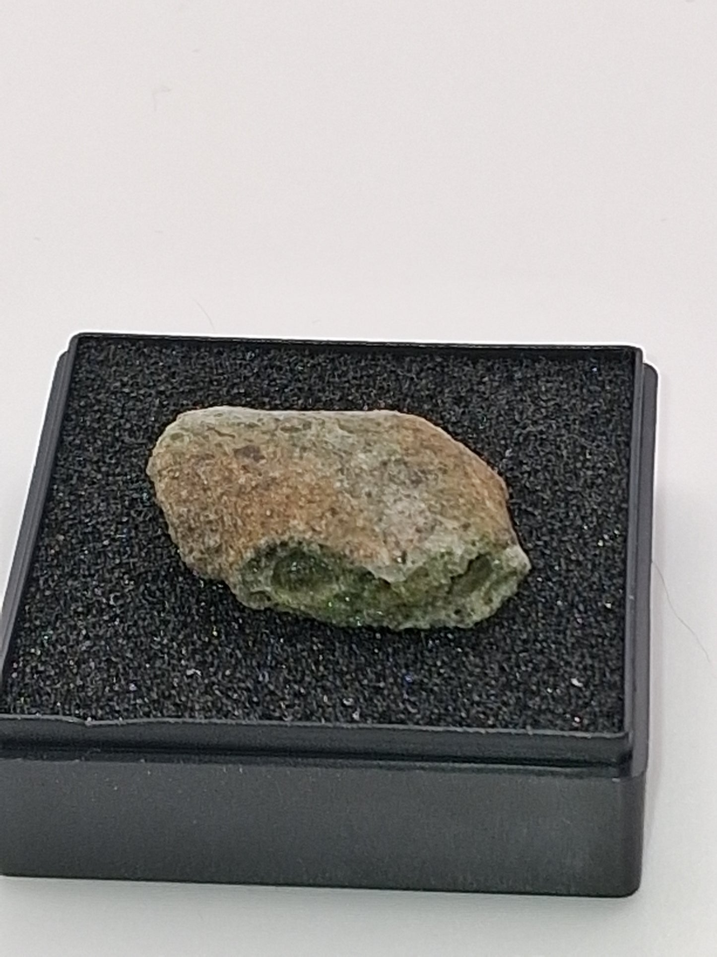 3.0g Trinitite - Glassy Green with Terracotta Color