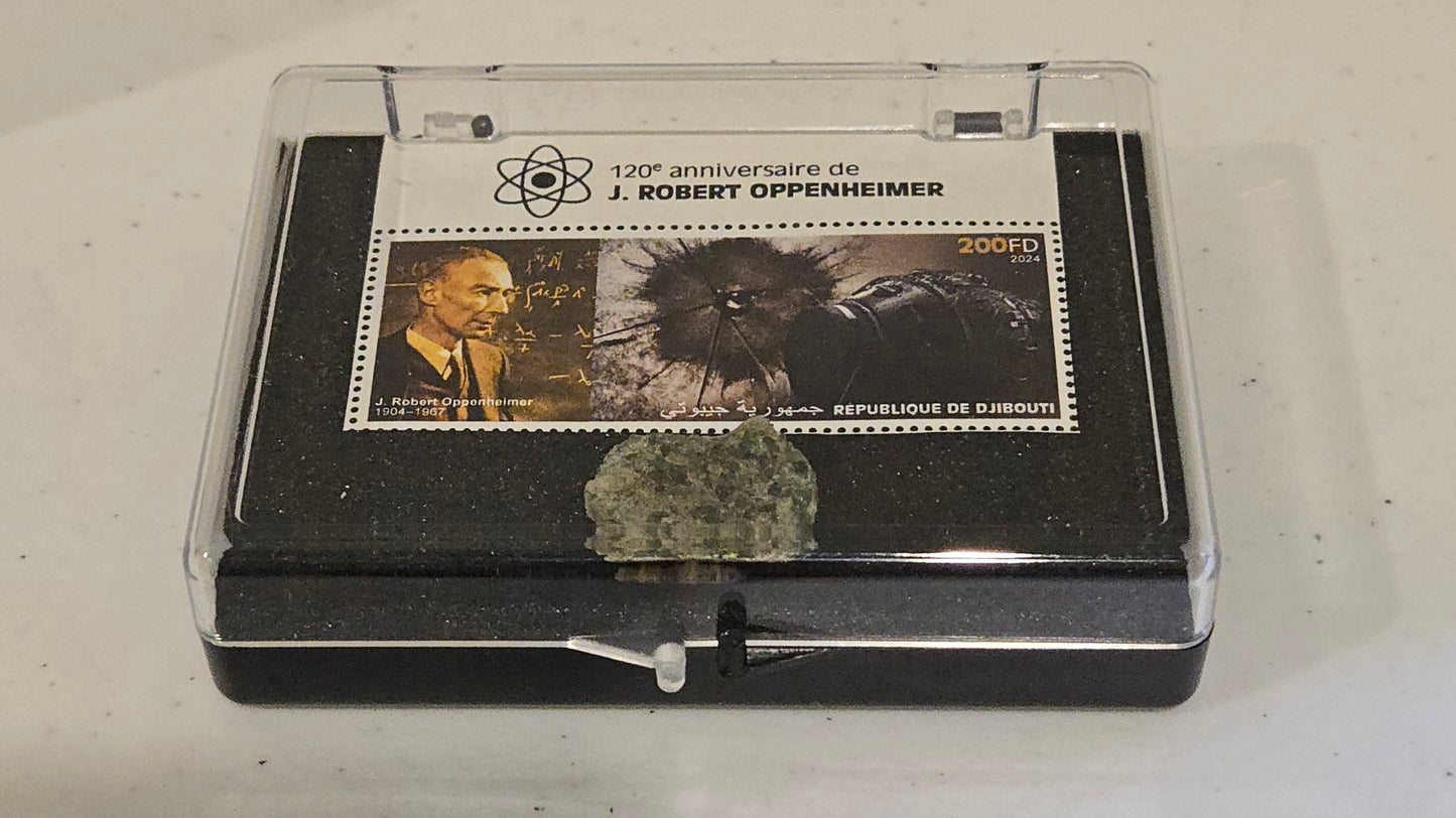 2.96g Glassy Green & Black Trinitite with Commerative Stamp Sheet (Copy)